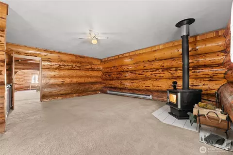 Living - 2992 State Route 153 Hwy, Twisp, WA 98856 photo 5 of 8