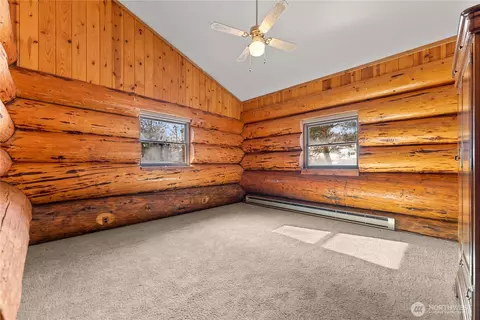 Bedroom - 2992 State Route 153 Hwy, Twisp, WA 98856 photo 2 of 3