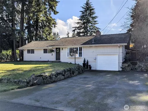 6922 124th St E, Puyallup, WA 98373