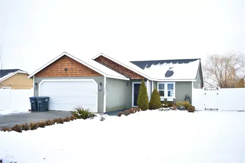 1108 W Meadow View Dr, Moses Lake, WA 98837