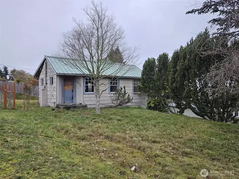 2418 Chase St, Port Angeles, WA 98362