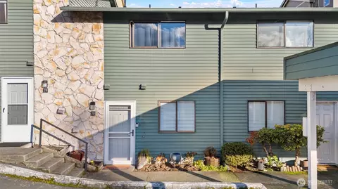 1040 S 320th St #28, Federal Way, WA 98003