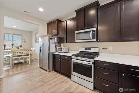 Kitchen - 601 Petersen Dr E, Enumclaw, WA 98022 photo 1 of 4