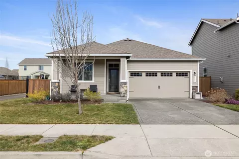 601 Petersen Dr E, Enumclaw, WA 98022