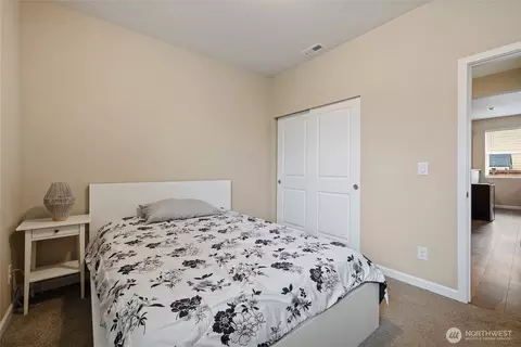 Bedroom - 601 Petersen Dr E, Enumclaw, WA 98022 photo 4 of 4
