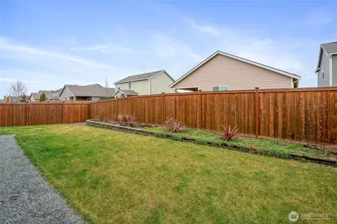 Exterior - 601 Petersen Dr E, Enumclaw, WA 98022 photo 7 of 9