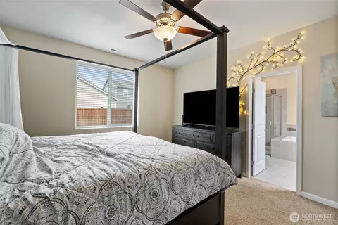 Bedroom - 601 Petersen Dr E, Enumclaw, WA 98022 photo 1 of 4