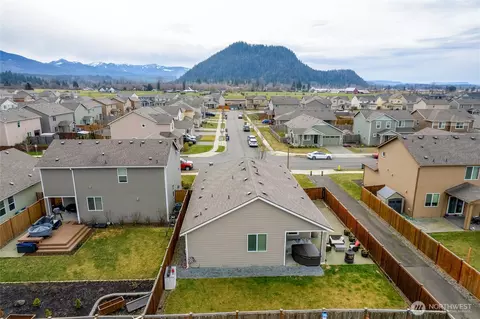 View/Area - 601 Petersen Dr E, Enumclaw, WA 98022 photo 2 of 7