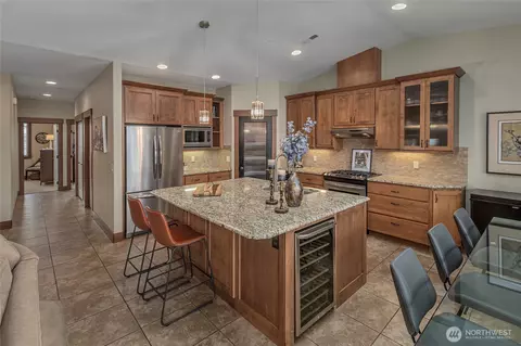 1051 N Baker Ave #B-202, East Wenatchee, WA 98802