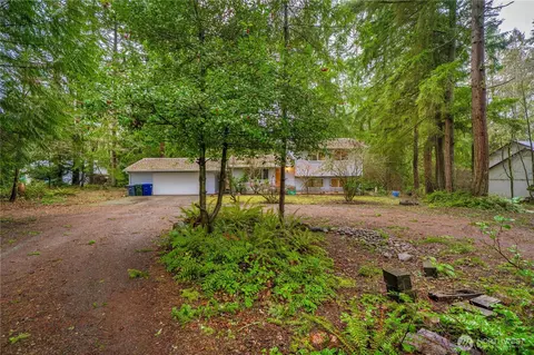 18613 S Tapps Dr E, Lake Tapps, WA 98391