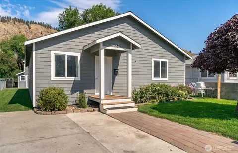 214 Perry St, Cashmere, WA 98815
