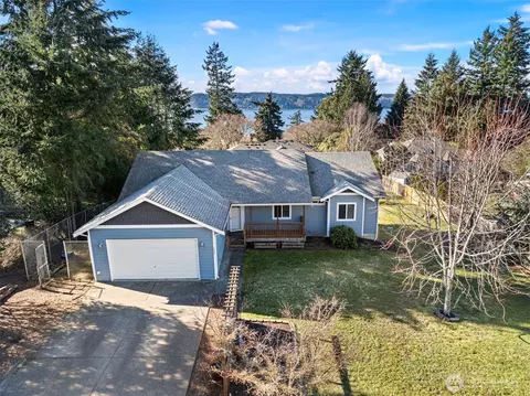 1062 Potlatch Dr, Fox Island, WA 98333