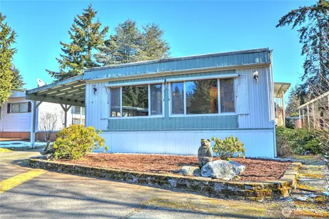 5220 176th St SW #14, Lynnwood, WA 98037
