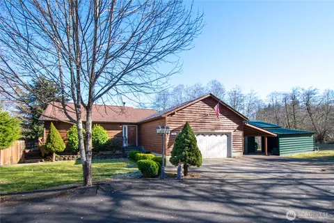 255 Trout Lakes Rd, Castle Rock, WA 98611