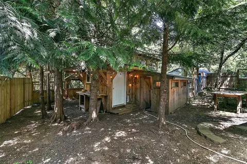 611 E Lakeshore Dr E, Shelton, WA 98584