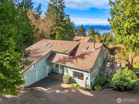 33694 Hood Canal Dr NE, Kingston, WA 98346