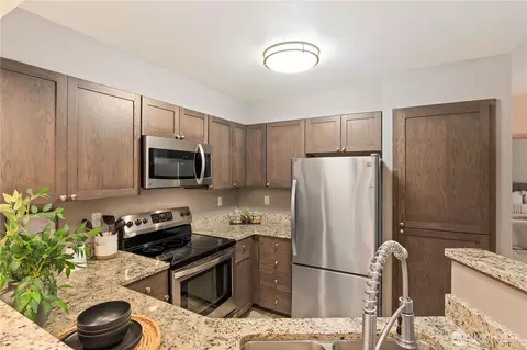 Kitchen - 15300 112th Ave NE #C208, Bothell, WA 98011 photo 5 of 5