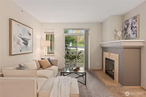 Living - 15300 112th Ave NE #C208, Bothell, WA 98011 photo 3 of 3