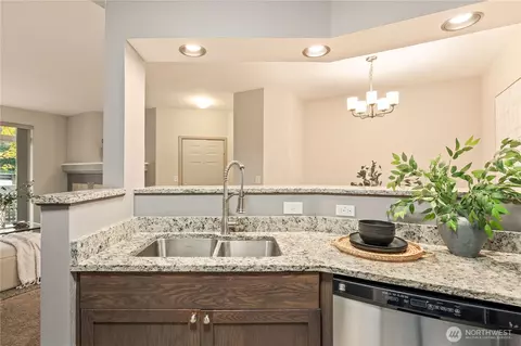 Kitchen - 15300 112th Ave NE #C208, Bothell, WA 98011 photo 3 of 5