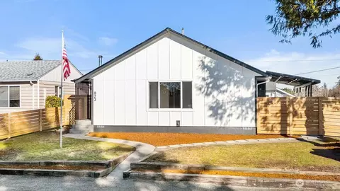 823 S 74th St, Tacoma, WA 98408