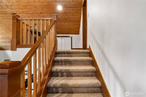 Entry Way - 2415 Ocean Beach Rd, Copalis Crossing, WA 98536 photo 5 of 6