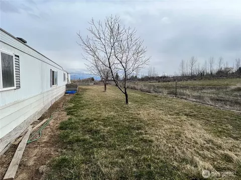 510 W Canyon Rd, Yakima, WA 98908