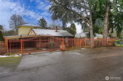 3559 SW Ocean View Dr, Seattle, WA 98146