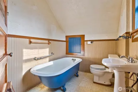216 SE 1st St, Winlock, WA 98596 photo 23