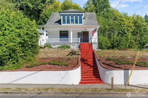 216 SE 1st St, Winlock, WA 98596