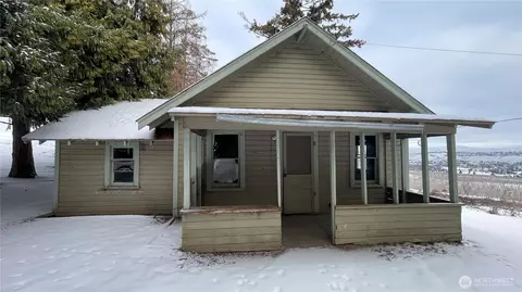 201 Painted Rocks Dr, Yakima, WA 98908