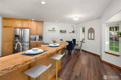 Kitchen - 470 E Soderberg Rd, Allyn, WA 98524 photo 1 of 3