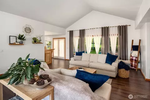 Living - 470 E Soderberg Rd, Allyn, WA 98524 photo 4 of 5