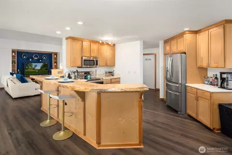Kitchen - 470 E Soderberg Rd, Allyn, WA 98524 photo 2 of 3