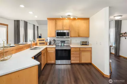 Kitchen - 470 E Soderberg Rd, Allyn, WA 98524 photo 3 of 3