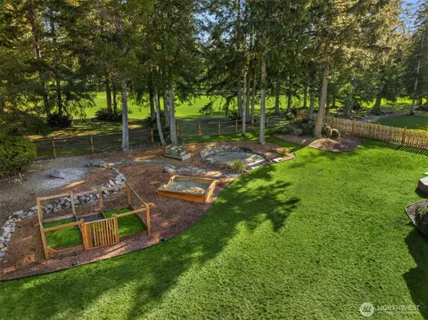 Exterior - 470 E Soderberg Rd, Allyn, WA 98524 photo 6 of 7