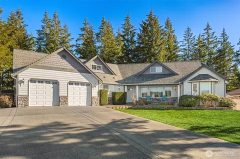 470 E Soderberg Rd, Allyn, WA 98524