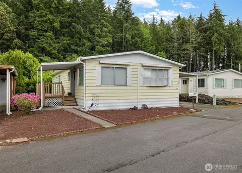 147 Sereno Circle Dr, Bremerton, WA 98312