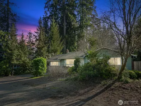 15406 Cascadian Way, Lynnwood, WA 98087