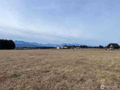 999 Woodcock Rd, Sequim, WA 98382