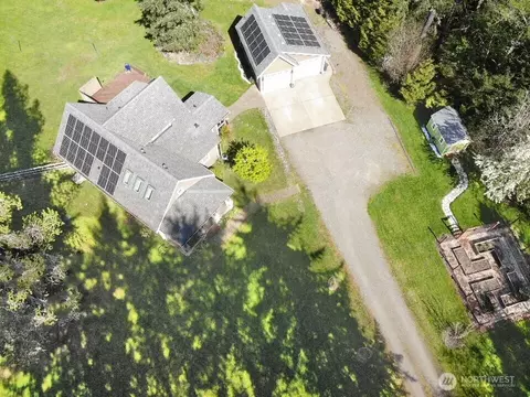 8343 Willow Dr NE, Olympia, WA 98506