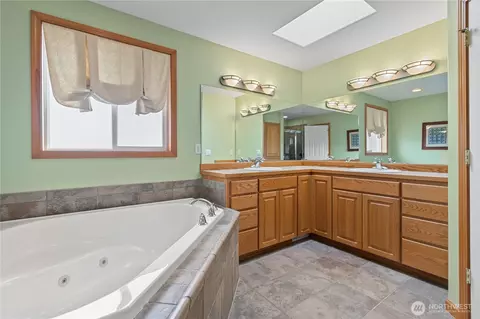 18910 Ross Rd, Bothell, WA 98011 photo 23