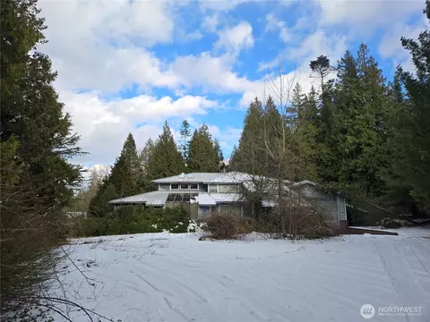 180 16th St, Blaine, WA 98230
