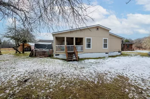 261 Artic Rd, Cosmopolis, WA 98537