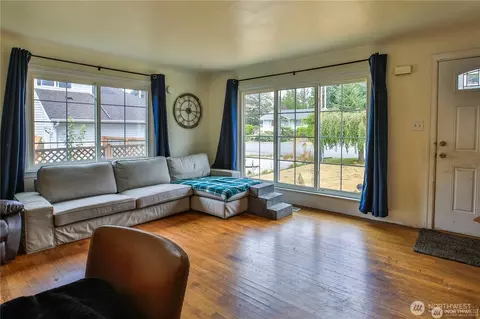 Living - 310 S Cabot Rd, Everett, WA 98203 photo 1 of 4