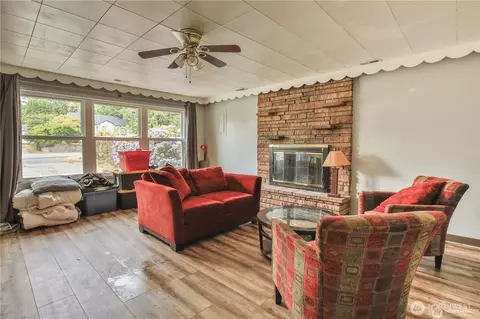 Living - 310 S Cabot Rd, Everett, WA 98203 photo 4 of 4