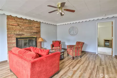 Living - 310 S Cabot Rd, Everett, WA 98203 photo 3 of 4