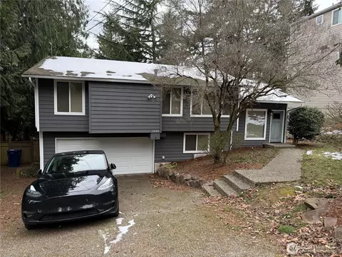 1125 211th Pl NE, Sammamish, WA 98074