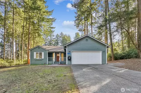 10117 Cougar Pl, Anderson Island, WA 98303