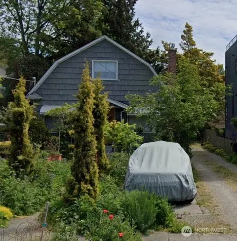 5548 27th Ave NE #A, Seattle, WA 98105