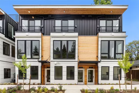 4222 SW 100th St, Seattle, WA 98146